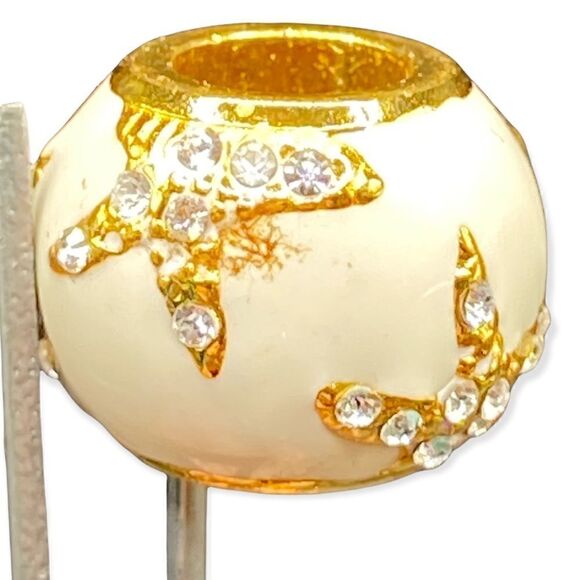 Cream bead charm with gold starfish with rhinestones no stamps - Picture 2 of 7